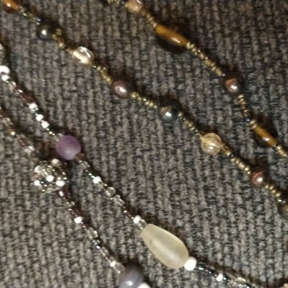 Beaded necklaces - Picture 2 of 4